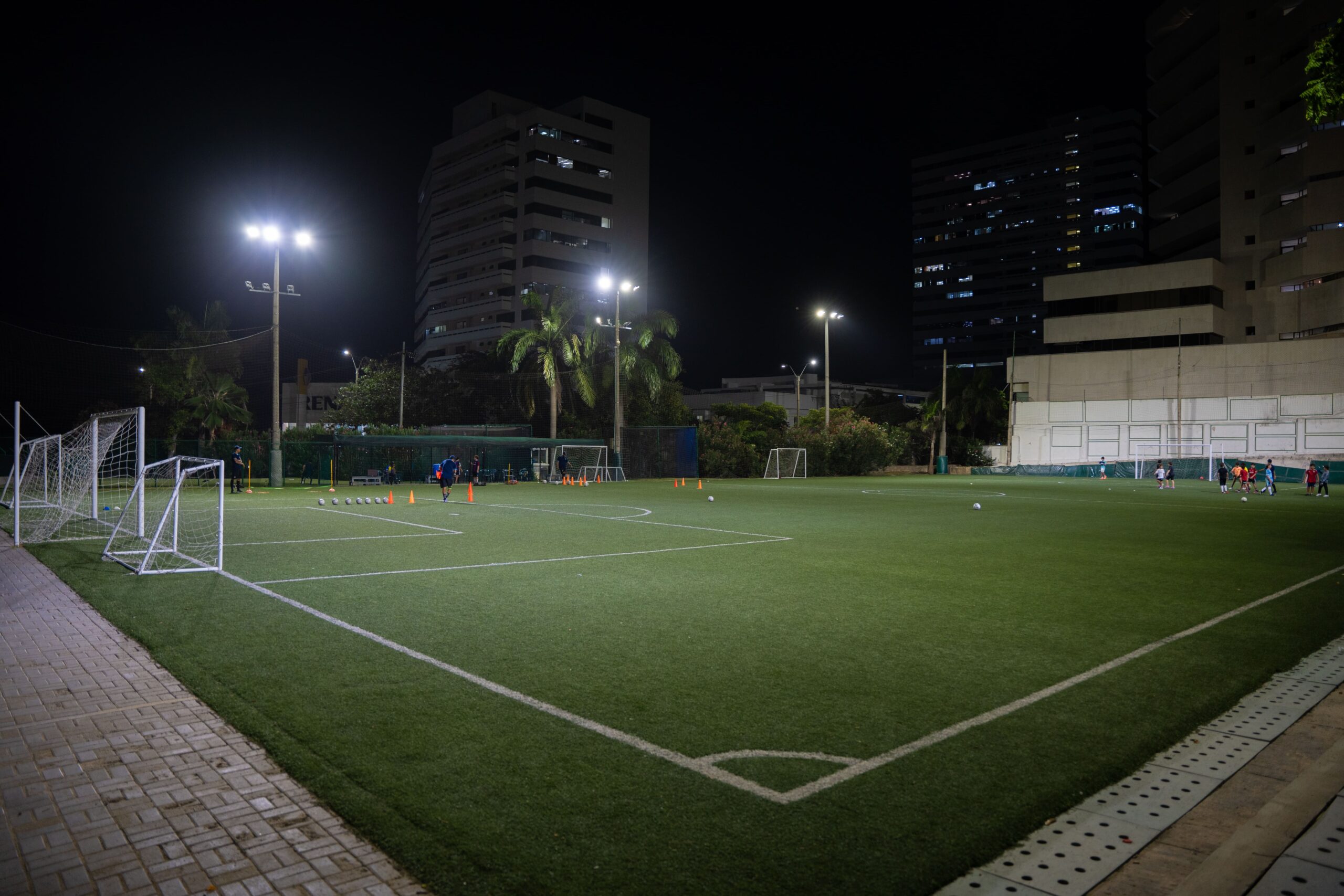 Country-club-cancha-scaled.jpg